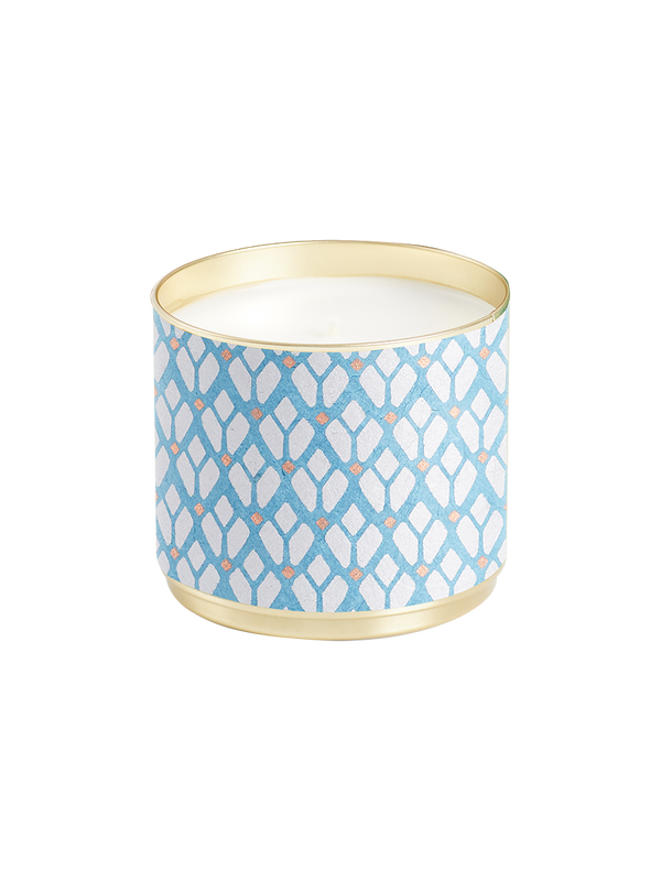 商品画像：Amazon.com: Noir Lychee by Juicy Couture Candle : Home & Kitchen 4